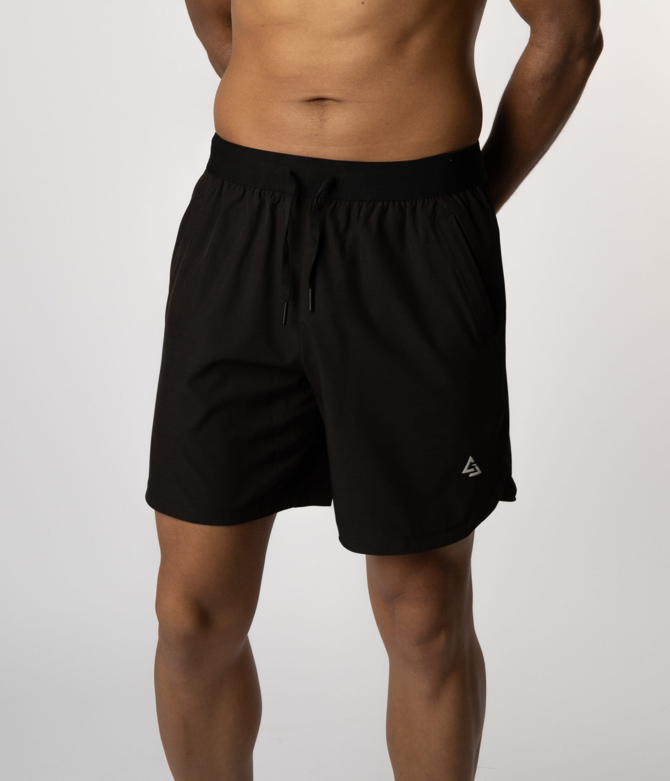 Voorzijde van Onyx Manga shorts van Gym Junkie, ontworpen voor optimale bewegingsvrijheid en stijl tijdens workouts - Gym shorts voor heren