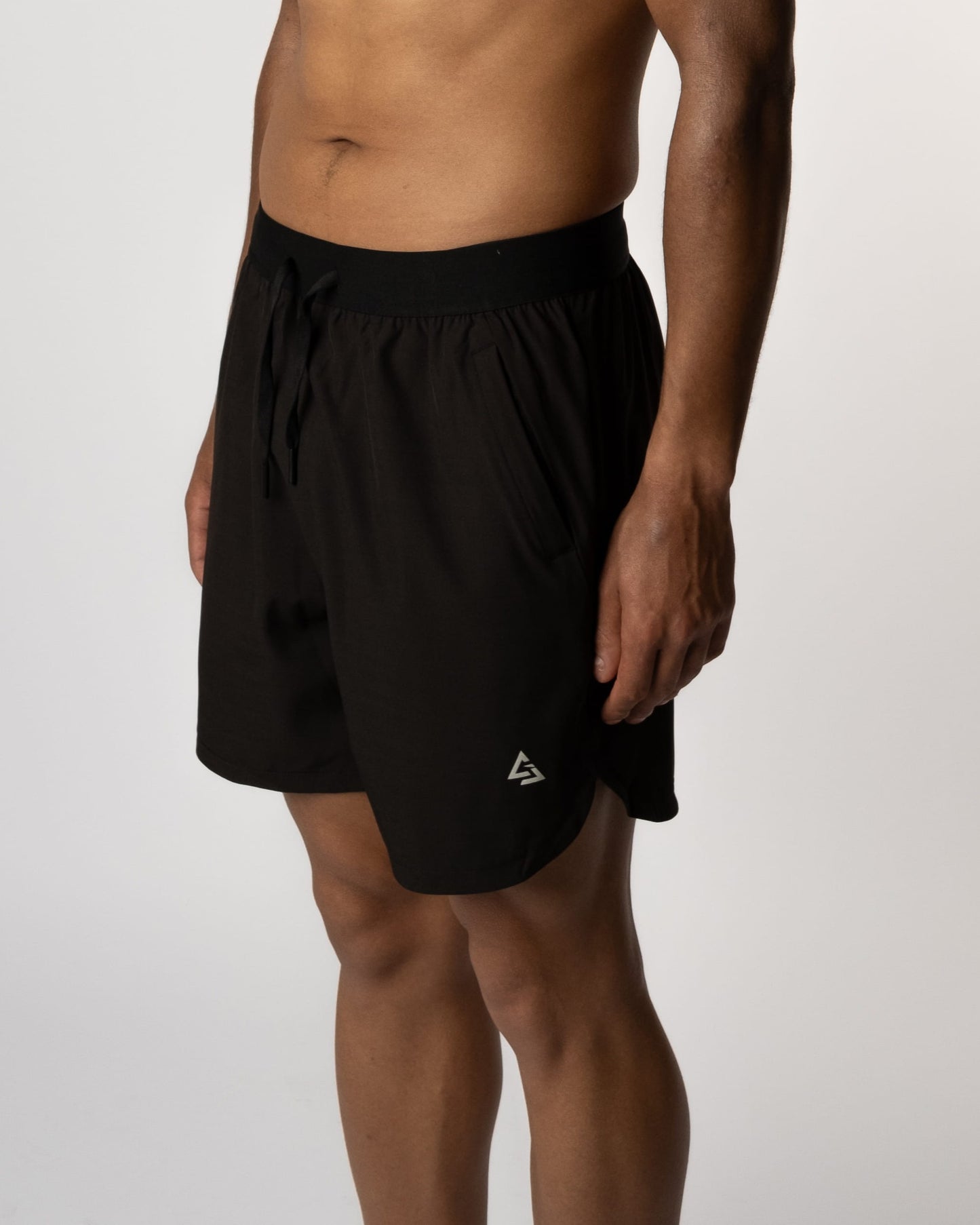 Zijaanzicht van Onyx Manga shorts van Gym Junkie, perfect voor comfort en bewegingsvrijheid tijdens trainingen - Korte Broeken voor heren